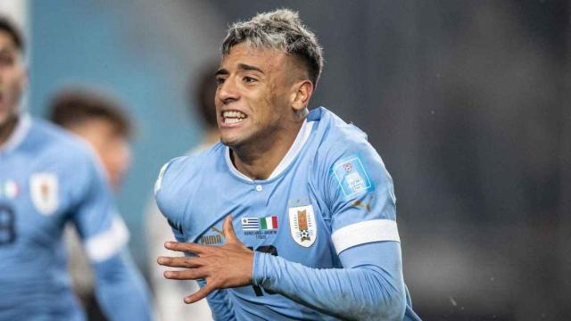 极速赛车开奖记录-红牌停赛两场成就决赛进球英雄 乌拉圭中卫捧银球