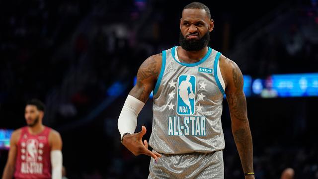 1645452129406074740.jpeg LeBron-James6.jpeg